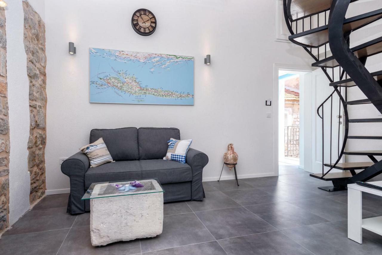 Villa Riva Jelsa  Ngoại thất bức ảnh