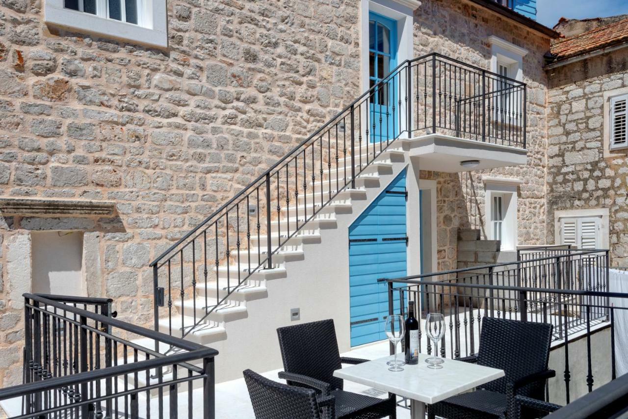 Villa Riva Jelsa  Ngoại thất bức ảnh