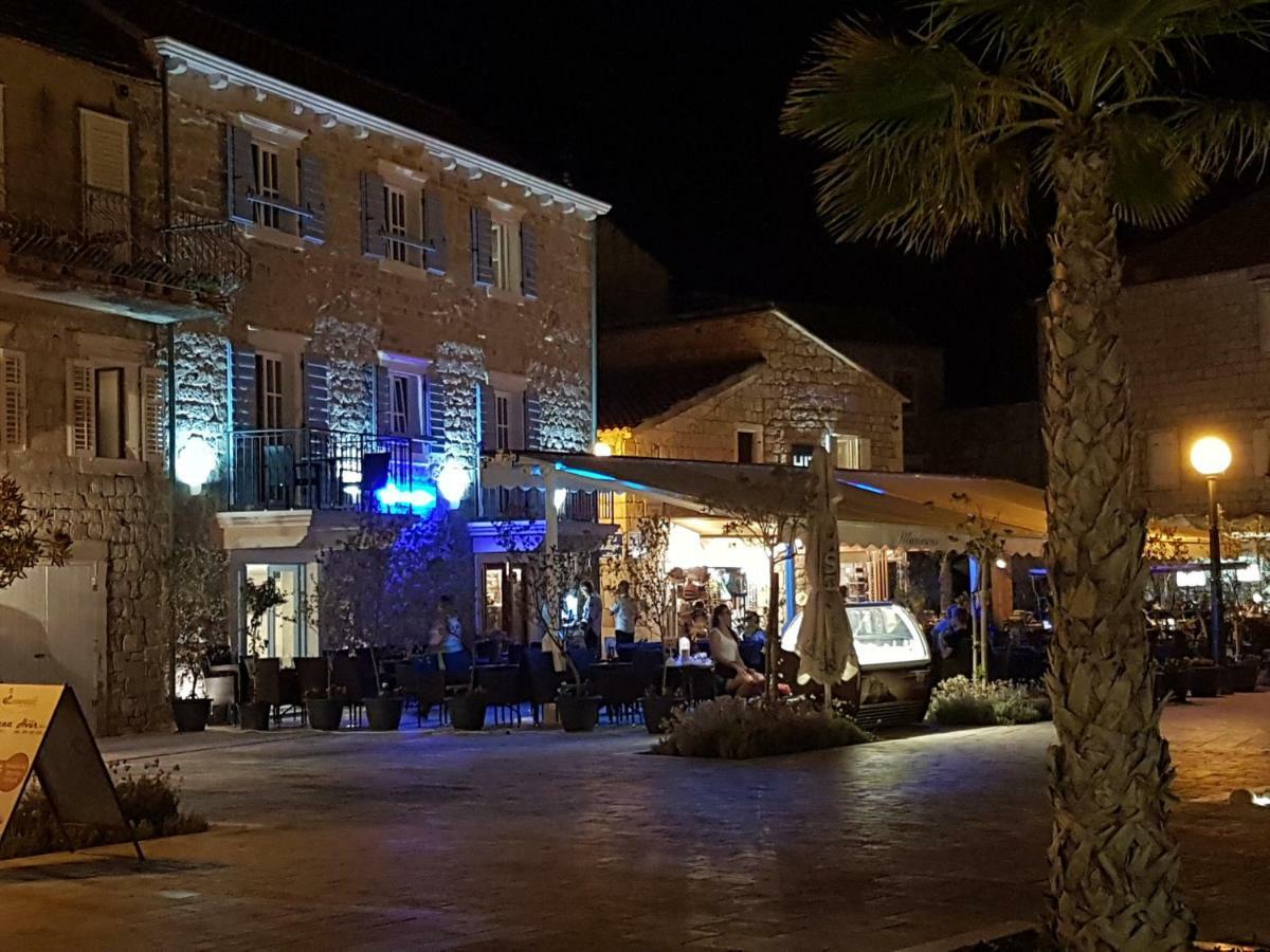 Villa Riva Jelsa  Ngoại thất bức ảnh